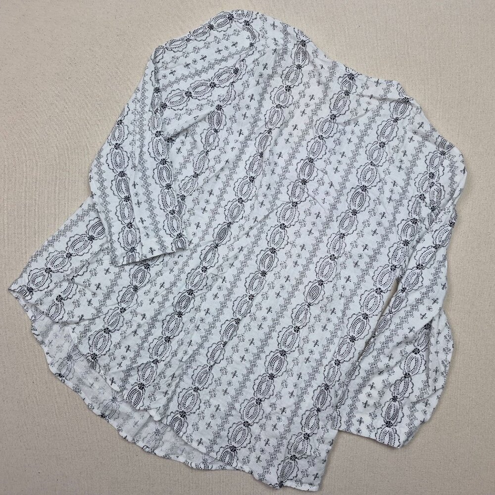 Van Heusen Women's V-Neck Button Up 3/4 Sleeve White/Black Sz S/P NEW WITH TAGS! - Picture 2 of 6